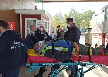 Bursa’da belediye binasının inşaatından düşen işçi yaralandı