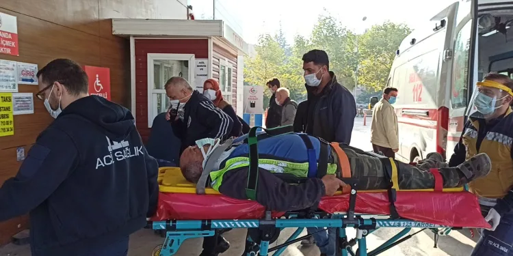 Bursa’da belediye binasının inşaatından düşen işçi yaralandı