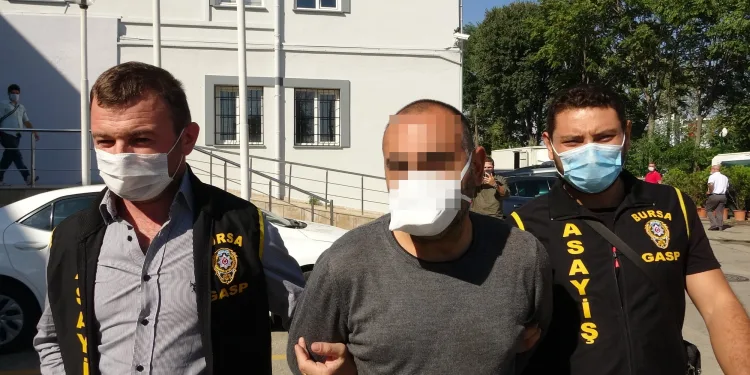 Bursa’da polise kafa atmıştı! Kendini böyle savundu