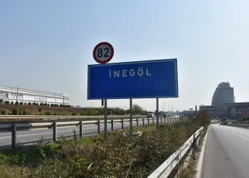 İnegöl’de bir kez daha nüfus tabelası şaşkınlığı