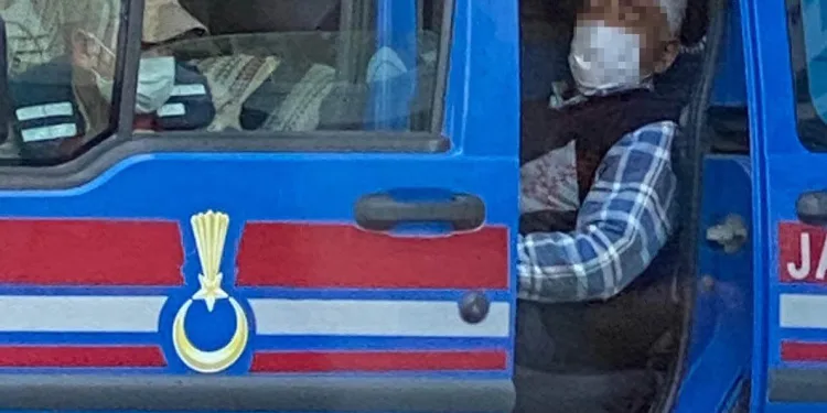 Bahçesine giren ineğin sahibini tabancayla vurdu