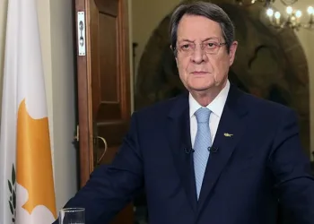 Rum liderden Türkçe tebrik mesajı