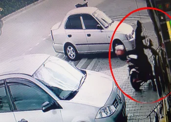 Elektrikli bisikletini çalan kişiyi peşine düşüp, yakaladı