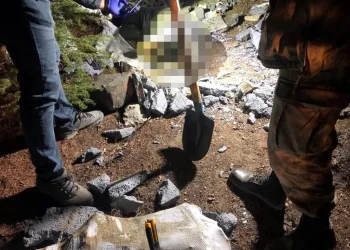 İhanete uğradığını düşündü, cesedi ormanda sakladı