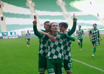 Bursaspor gençlerle 3 puanı kaptı
