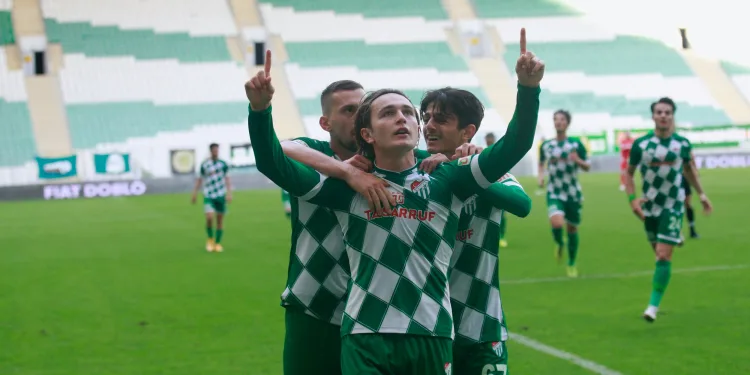 Bursaspor gençlerle 3 puanı kaptı
