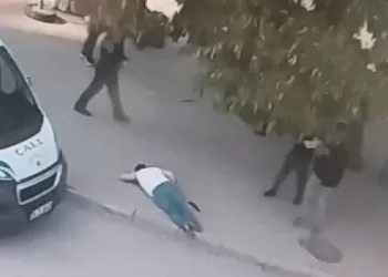 Bursa’da otobüs durağında dehşet!