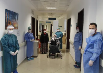 110 yaşında koronavirüsü yendi