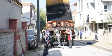 Huzur Mahallesinde Asfalt Yama Çalışmaları Sürüyor