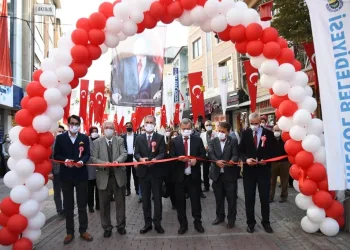 ‘İnegöl ve Cumhuriyet’ sergisi Uzun Sokakta açıldı