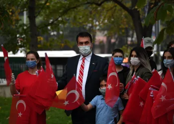 Osmangazi’de ‘Kırmızı Beyaz’ coşku başladı