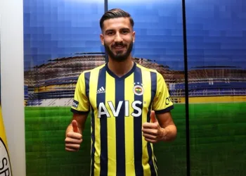 Fenerbahçe, Kemal Ademi’yi transfer ettiğini duyurdu