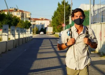 Almanya’dan Türkiye’ye 64 günde yürüyerek geldi