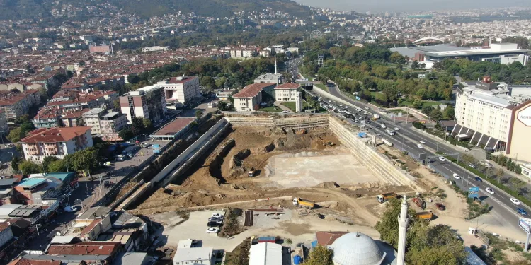 Bursa’nın en büyük meydanı temel için hazır