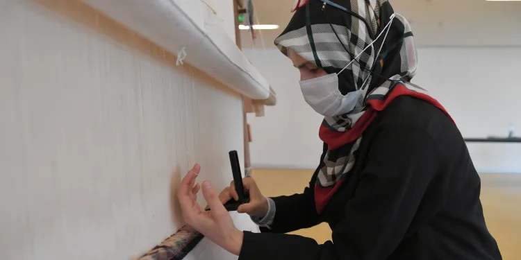Yedi dağın çiçeği OSMEK’te hayat buluyor