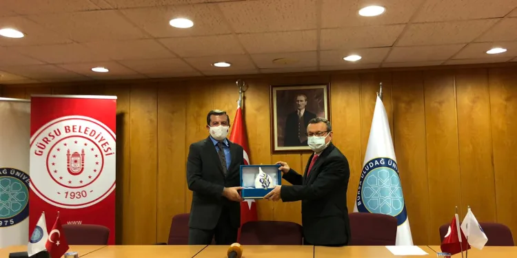 BUÜ’den Gürsulu kadın ve gençlere destek
