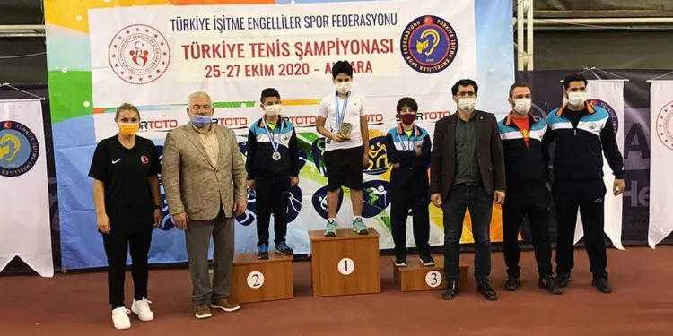 Osmangazili genç raketlerden iki madalya