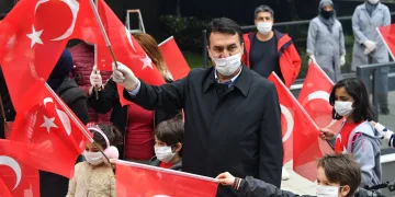 97. yıl için 97 bin Türk bayrağı