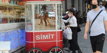 Taksim’de kaldırılan simitçi tezgahlarına ilişkin belediye başkanından açıklama