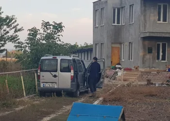 Bahçesindeki otomobilinde öldüğü 10 gün sonra ortaya çıktı