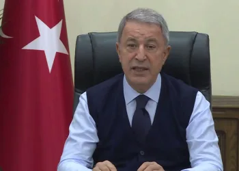 Bakan Akar: Ermenistan savaş suçu işliyor