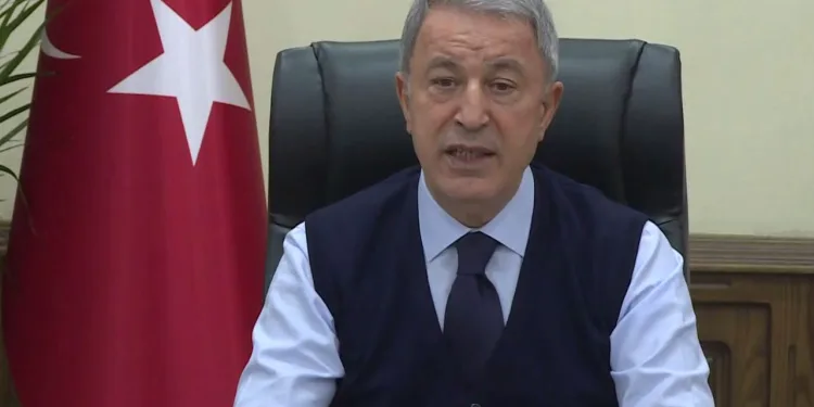 Bakan Akar: Ermenistan savaş suçu işliyor