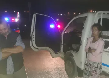 Bursa’da dur ihtarına uymadılar! Kamyonetten yola uyuşturucu attılar