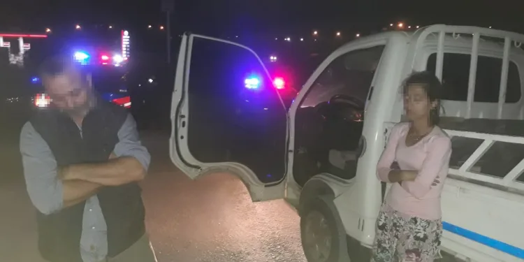 Bursa’da dur ihtarına uymadılar! Kamyonetten yola uyuşturucu attılar