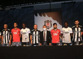 Beşiktaş’ta yeni transferler için basın toplantısı düzenlendi
