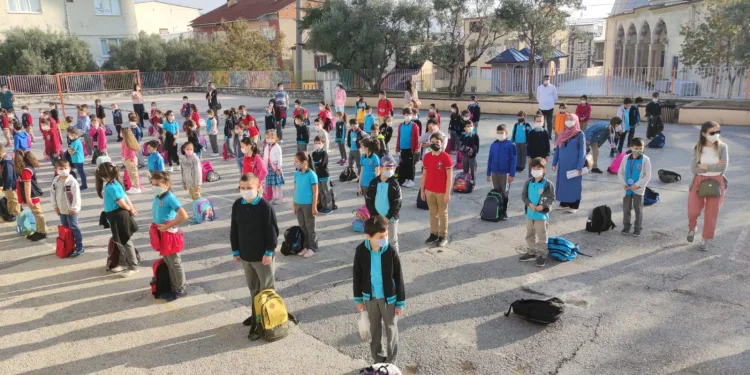 Bursa’da, yüz yüze eğitimin ikinci aşaması başladı