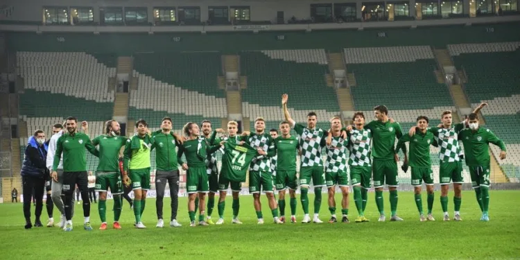 Bursaspor, sahasında ilk galibiyetini aldı