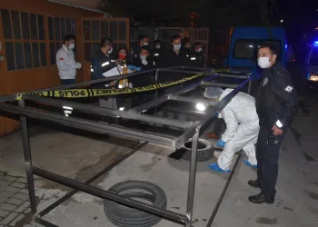 Fleks makinesinde boynunu kesen işçi öldü