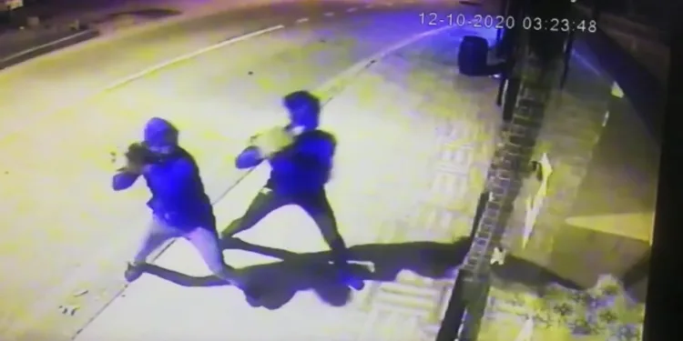 Camları kırıp iş yerlerini böyle soymuşlardı! Yakalandılar