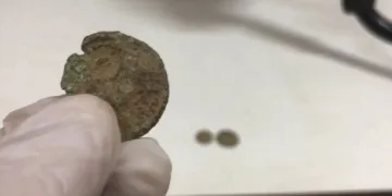 Bursa’da durdurulan otomobilden Bizans sikkesi çıktı