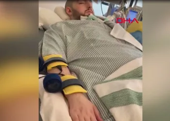 15 yıldır komada olan Suudi Prens elini oynattı