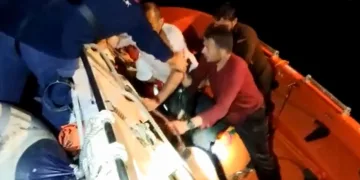 Bursa’da balıkçı teknesi alabora oldu