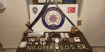Bursa’da otomobilin müzik sisteminden uyuşturucu çıktı