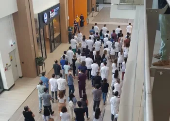 Şehir hastanesindeki hekimlerden ‘ek ödeme’ protestosu