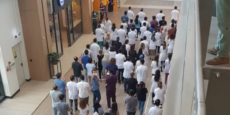 Şehir hastanesindeki hekimlerden ‘ek ödeme’ protestosu