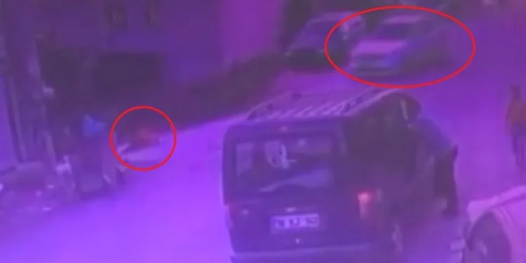 Bursa’da sokakta oynayan çocuğa otomobil çarptı