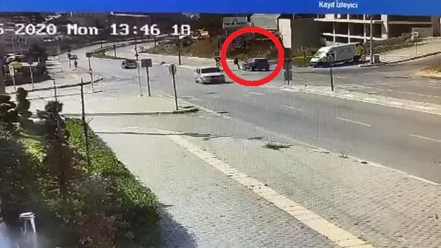 Bursa’da kaza! Genç kadını otomobil böyle savurdu
