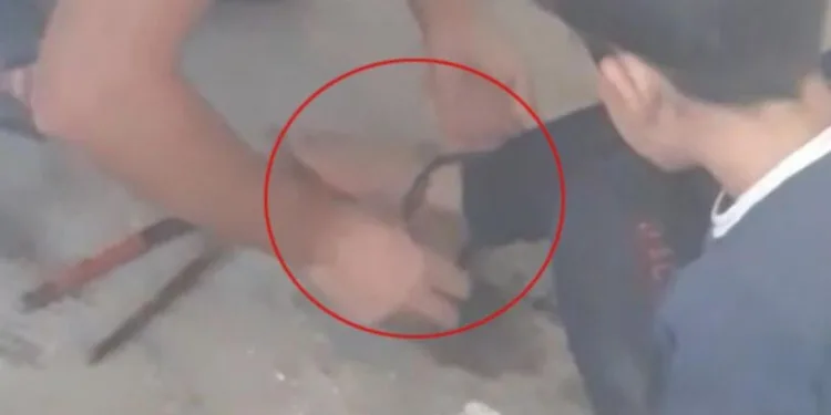 Zincire vurulmuş halde bulunmuştu! Ablasından akıl almaz açıklama