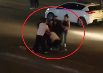 Bursa’da kadınlar Kent Meydanı’nda birbirine girdi