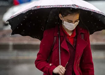 Uzmanlardan yağmurlu havada maske uyarısı