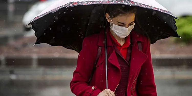 Uzmanlardan yağmurlu havada maske uyarısı
