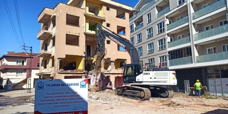 Yıldırım Millet Mahallesi’nde yollar açılıyor