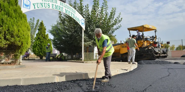 Yıldırım’da 2 bin 400 ton asfalt