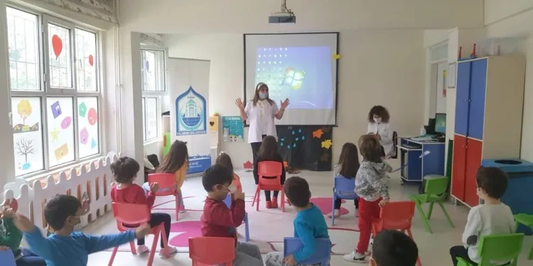 Yıldırımlı miniklerden sağlıklı gülüşler