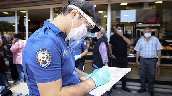 Bolu emniyet müdüründen polislere maske cezası