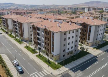 TOKİ, dar gelirliler için 100 bin konut yapacak